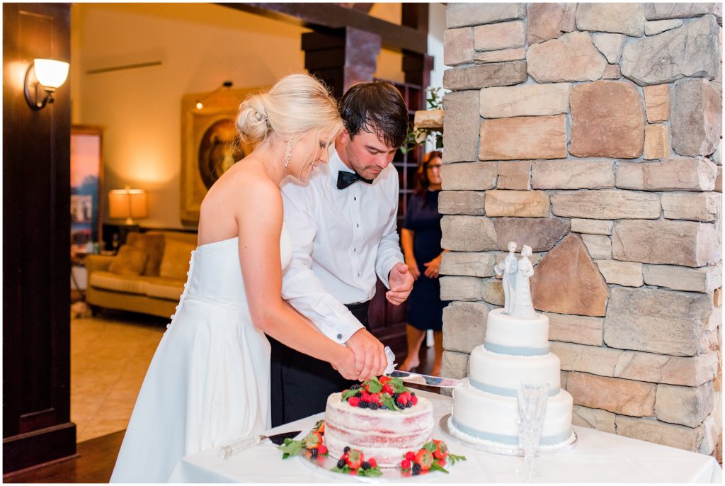 achasta wedding reception cake cutting