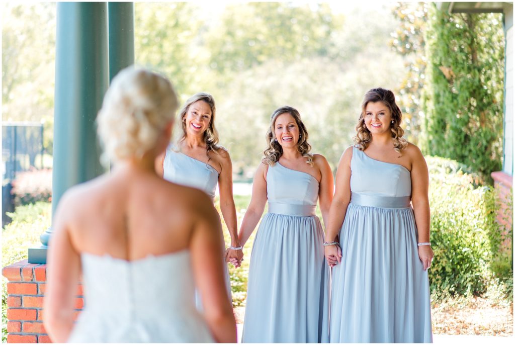 Bride and Bridesmaids | River Landing North Carolina | by Kaitlyn Blake Photography