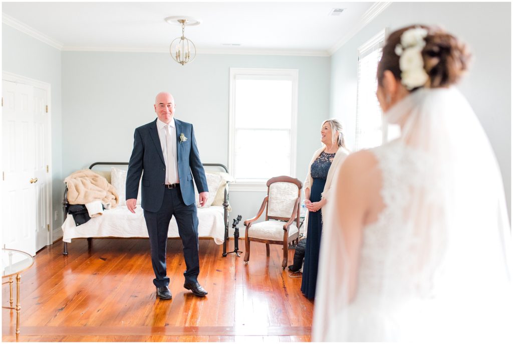 Father First Look | Walnut Hill Raleigh | by Kaitlyn Blake Photography | Fall Elegant Wedding